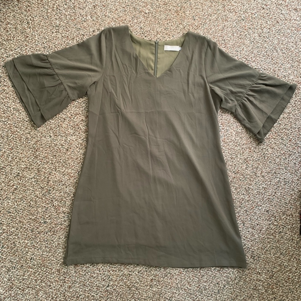 NWOT XL Olive Green 3/4 length bell sleeve midi dress
